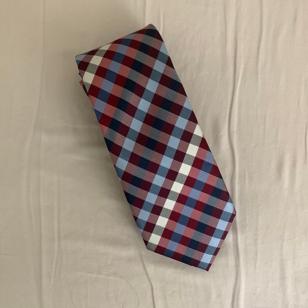 Charles Tyrwhitt red blue white tie